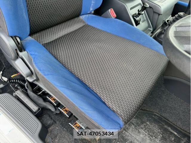 Isuzu GIGA 2019-02 3670625-28