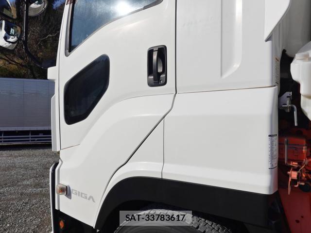 Isuzu GIGA 2017-07 3670643-13