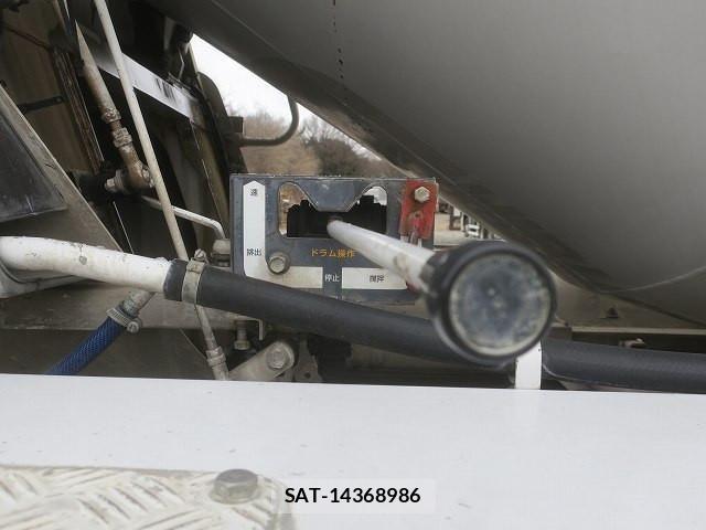 Isuzu GIGA 2012-10 4042880-9