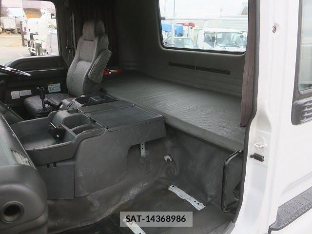 Isuzu GIGA 2012-10 4042880-22