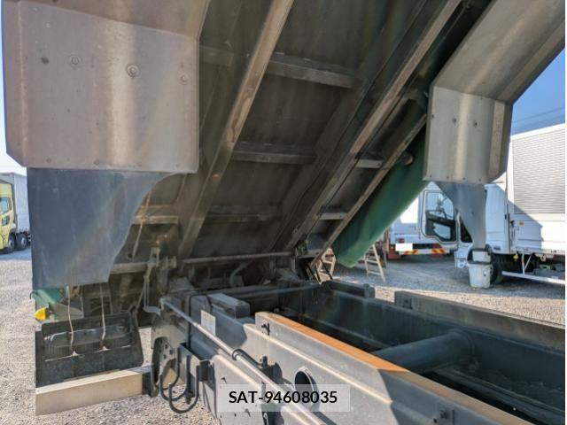 Isuzu GIGA 2015-07 4109699-14