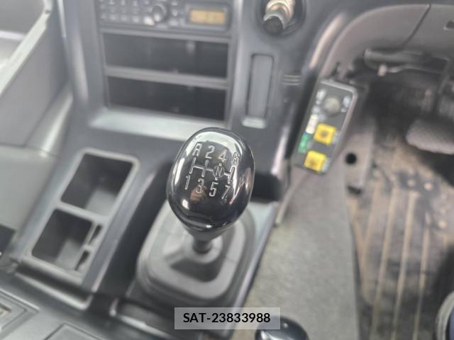 Isuzu GIGA 2014-03 4241037-23