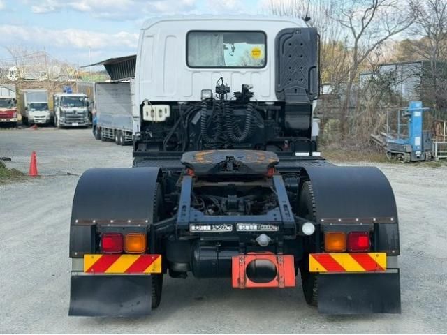 Isuzu GIGA 2014-06 4384545-2