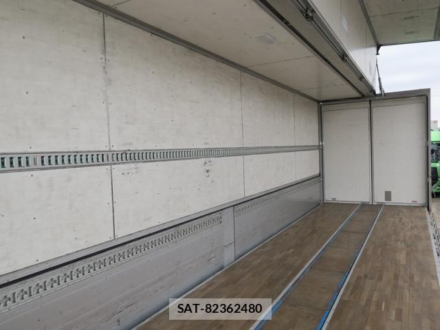 Isuzu GIGA 2016-09 4943814-9