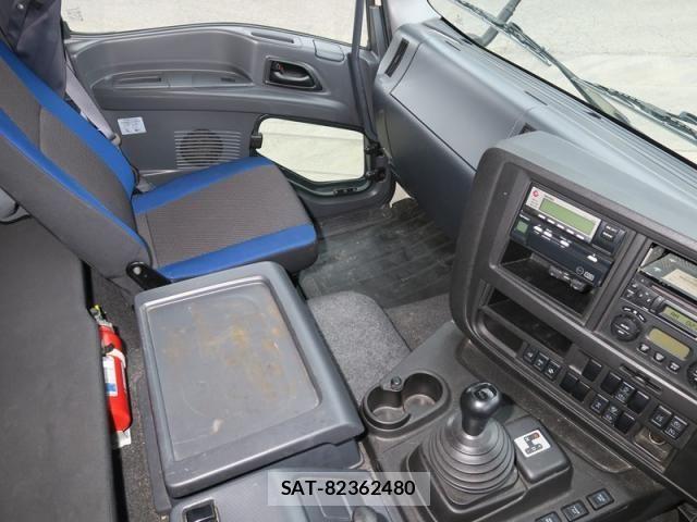 Isuzu GIGA 2016-09 4943814-23