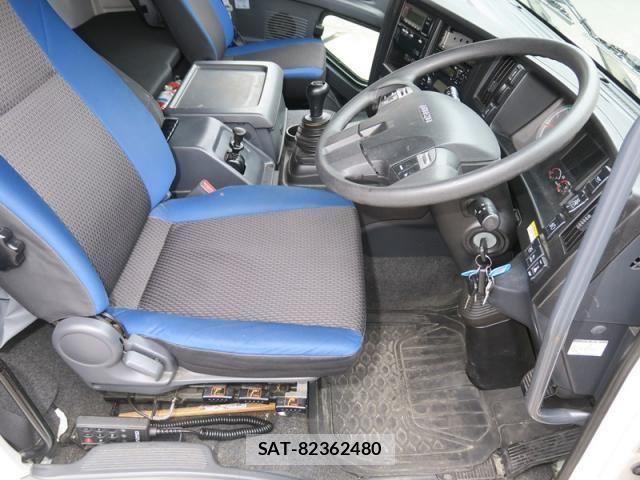 Isuzu GIGA 2016-09 4943814-25