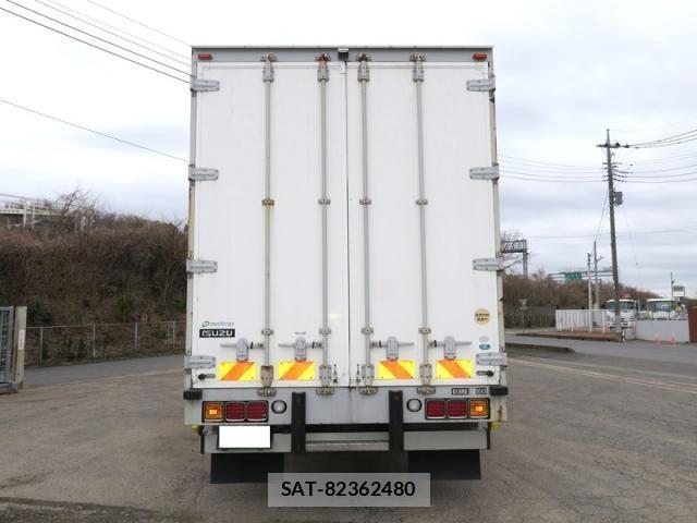 Isuzu GIGA 2016-09 4943814-4