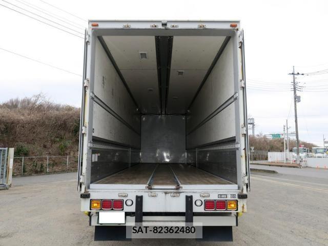 Isuzu GIGA 2016-09 4943814-5