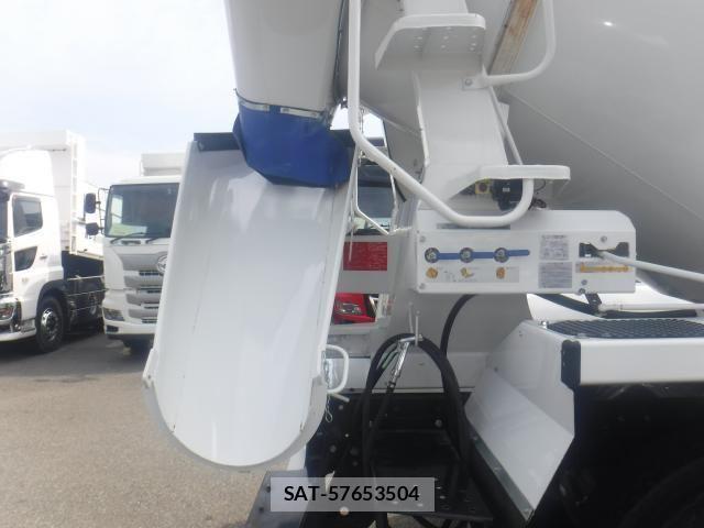 Isuzu GIGA 2024-10 5868335-8