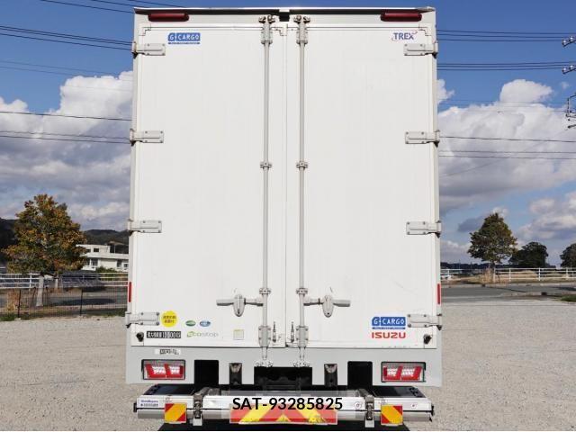 Isuzu GIGA 2017-10 5868382-9