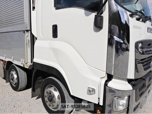 Isuzu GIGA 2017-10 5868382-5