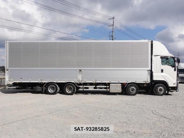 Isuzu GIGA 2017-10 5868382-7