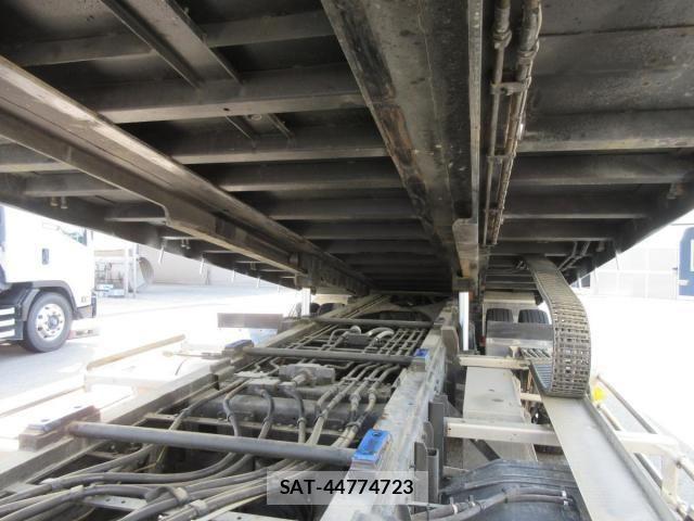 Isuzu GIGA 2019-07 5868319-18