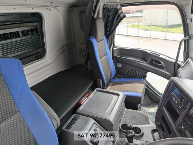 Isuzu GIGA 2017-03 6007007-27