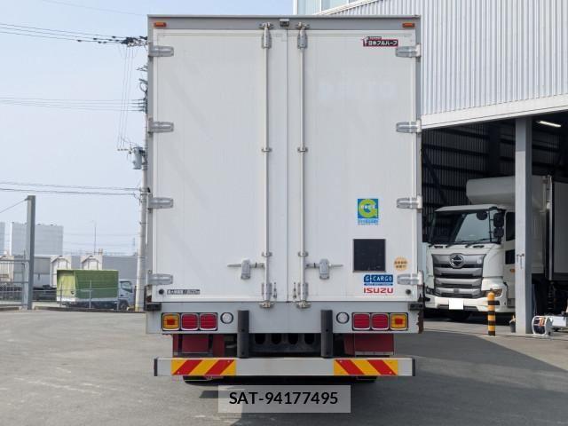 Isuzu GIGA 2017-03 6007007-4