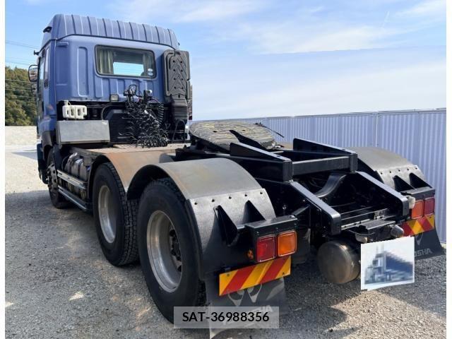 Isuzu GIGA 2013-12 6264207-1