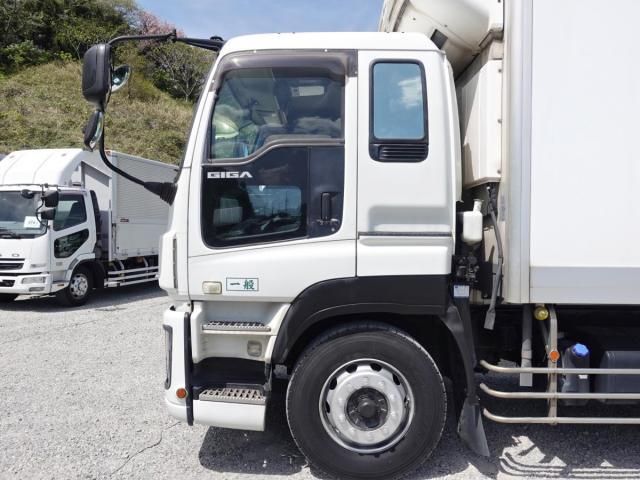 Isuzu GIGA 2013-11 6274346-10