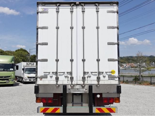 Isuzu GIGA 2013-11 6274346-7