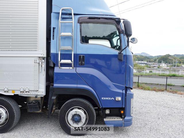 Isuzu GIGA 2016-09 6304300-2
