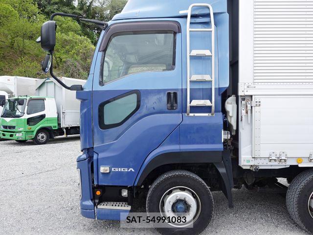 Isuzu GIGA 2016-09 6304300-8