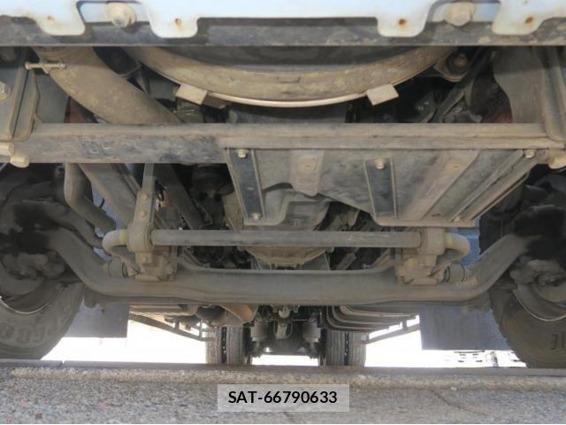 Isuzu GIGA 2018-06 6498075-16