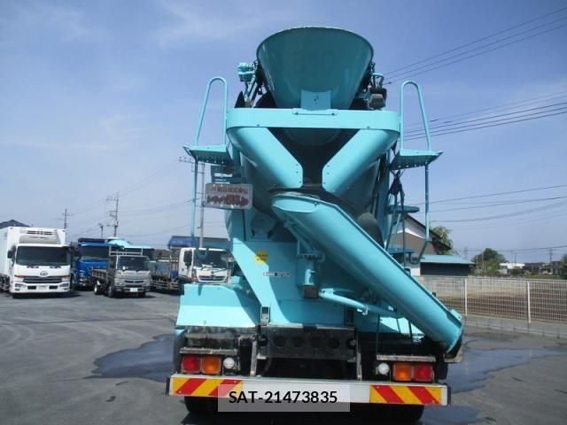 Isuzu GIGA 2017-01 6498093-24