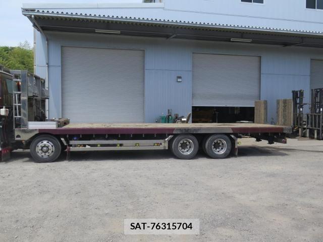 Isuzu GIGA 2010-11 6498069-10