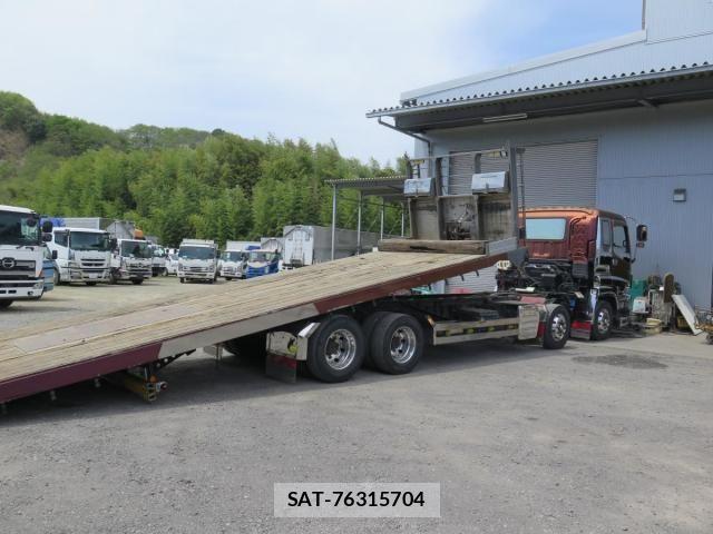 Isuzu GIGA 2010-11 6498069-15