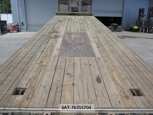 Isuzu GIGA 2010-11 6498069-16