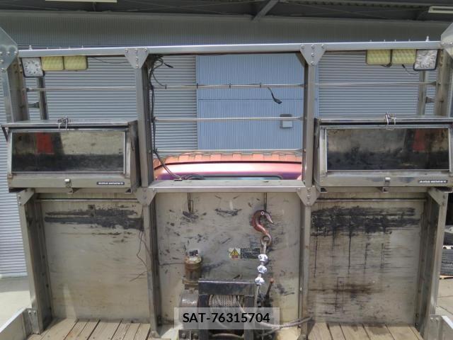 Isuzu GIGA 2010-11 6498069-18