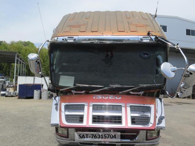 Isuzu GIGA 2010-11 6498069-26