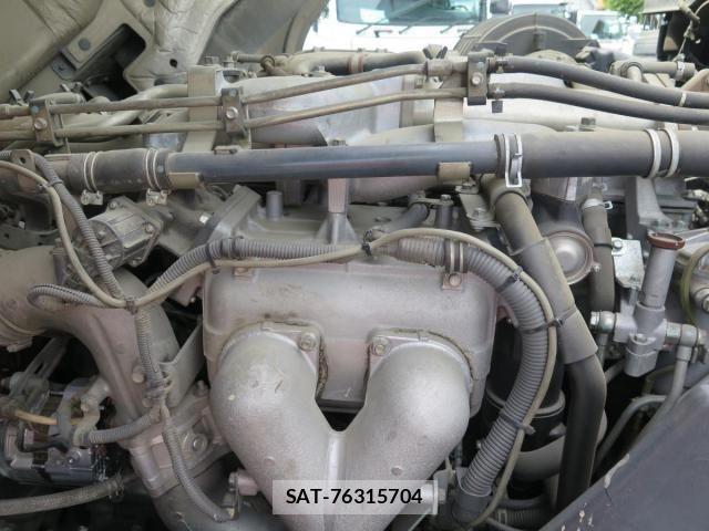 Isuzu GIGA 2010-11 6498069-29