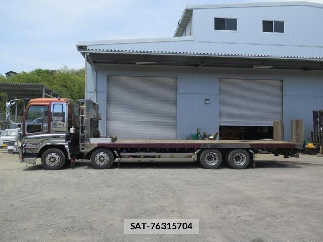 Isuzu GIGA 2010-11 6498069-4