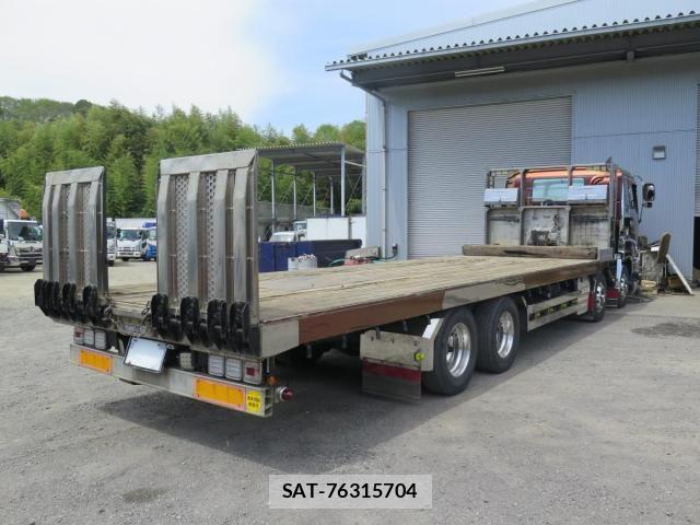 Isuzu GIGA 2010-11 6498069-6