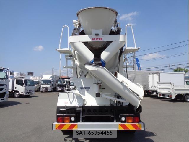 Isuzu GIGA 2021-02 6526223-4