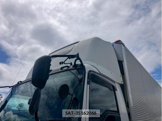 Isuzu GIGA 2014-01 6526228-10