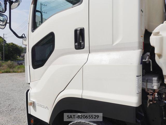Isuzu GIGA 2018-02 6526227-12