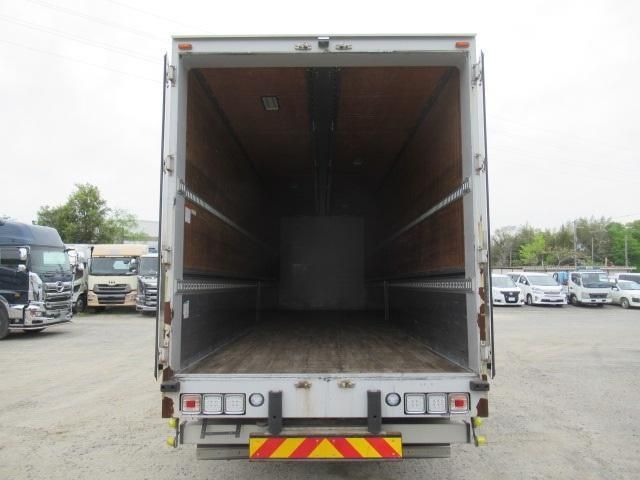Isuzu GIGA 2016-01 6596742-11