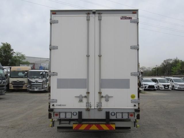 Isuzu GIGA 2016-01 6596742-4