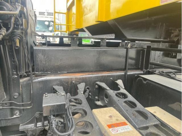 Isuzu GIGA 2008-09 6596740-27