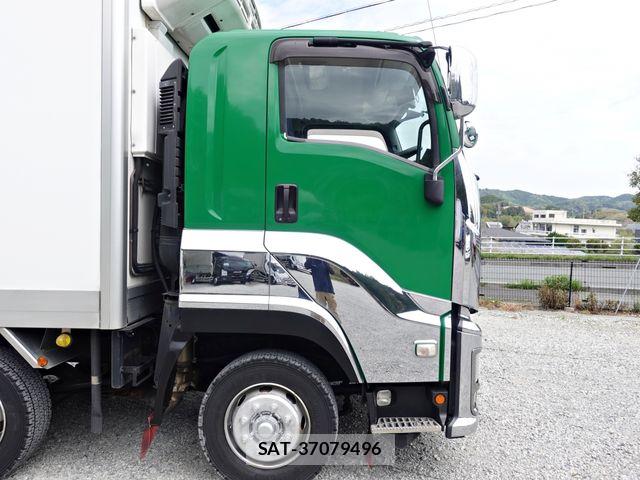 Isuzu GIGA 2017-03 6671533-2