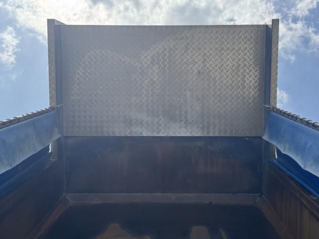 Isuzu GIGA 2016-10 6689576-10