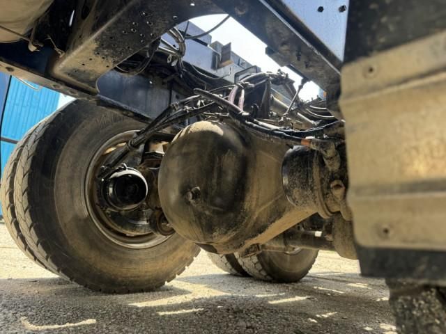 Isuzu GIGA 2016-10 6689576-23