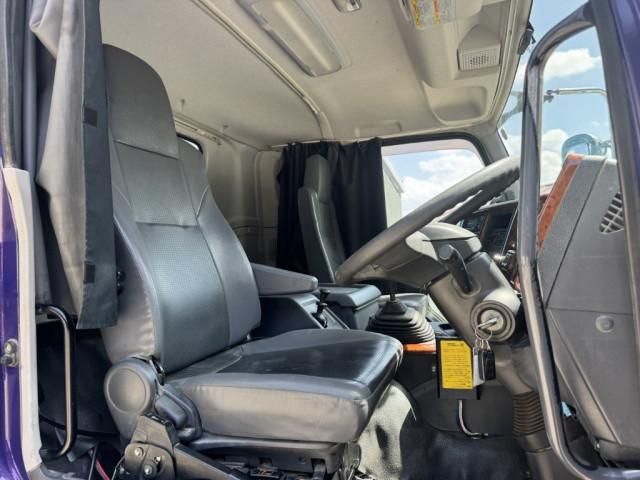 Isuzu GIGA 2016-10 6689576-26
