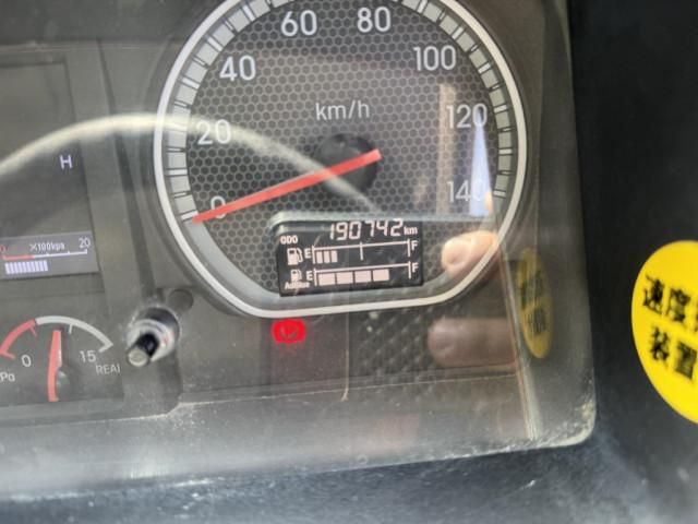 Isuzu GIGA 2016-10 6689576-27