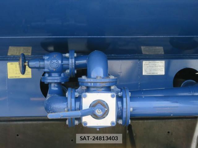 Isuzu GIGA 2011-12 6716202-11