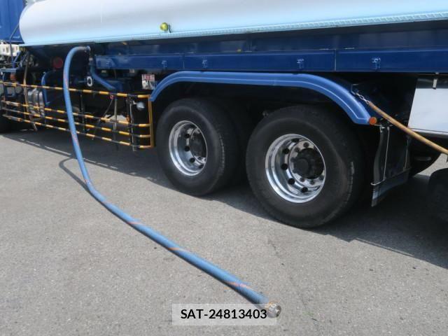 Isuzu GIGA 2011-12 6716202-14