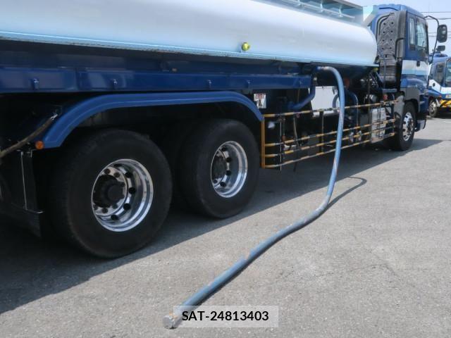 Isuzu GIGA 2011-12 6716202-15