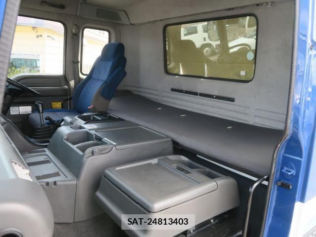 Isuzu GIGA 2011-12 6716202-26