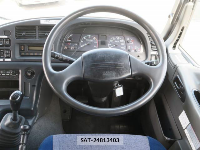 Isuzu GIGA 2011-12 6716202-27